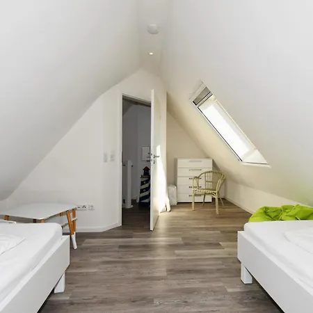 Holiday home Doppelhaushaelfte Boehler Strandhus