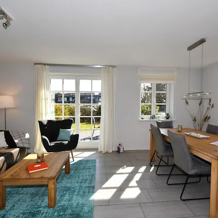 Holiday home Doppelhaushaelfte Boehler Strandhus *